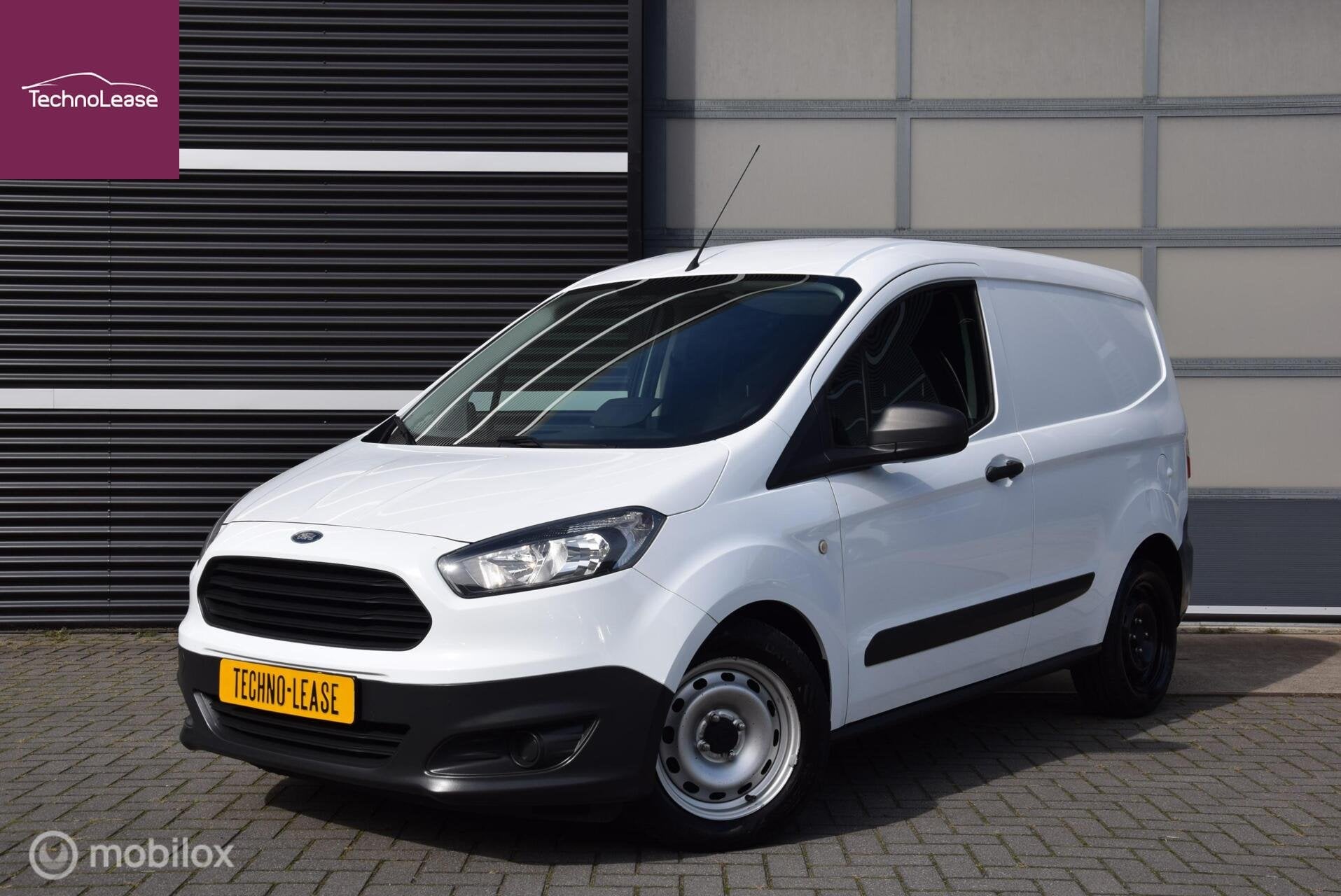 Ford Transit Courier 1.5 TDCI Economy Edition Betimmering en, Gebruikt, Euro 6, Wit, Origineel Nederlands