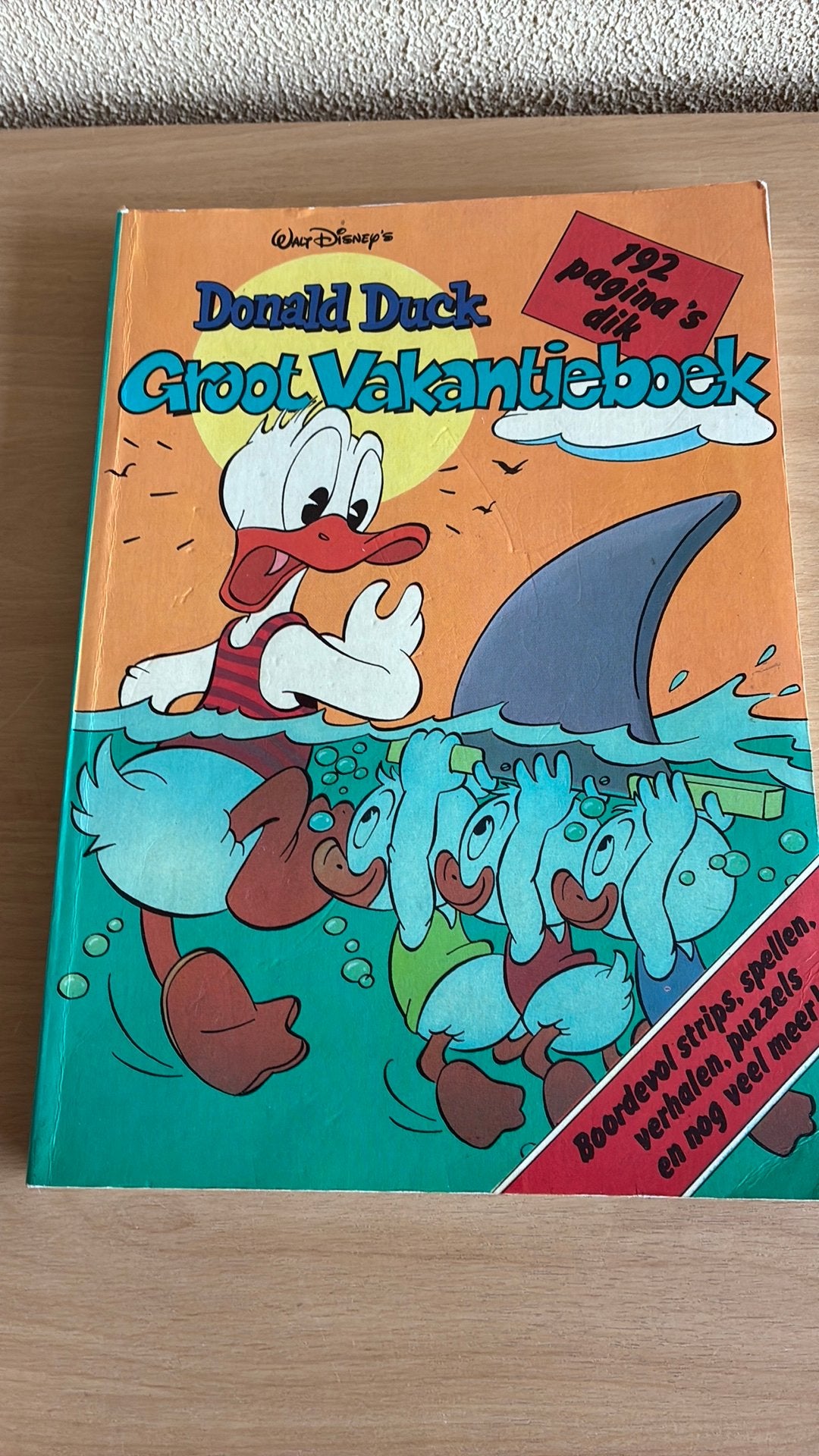 Donald Duck Groot Vakantieboek 1983 - Boordevol strips, Boeken, Stripboeken, Eén stripboek, Ophalen of Verzenden, Gelezen