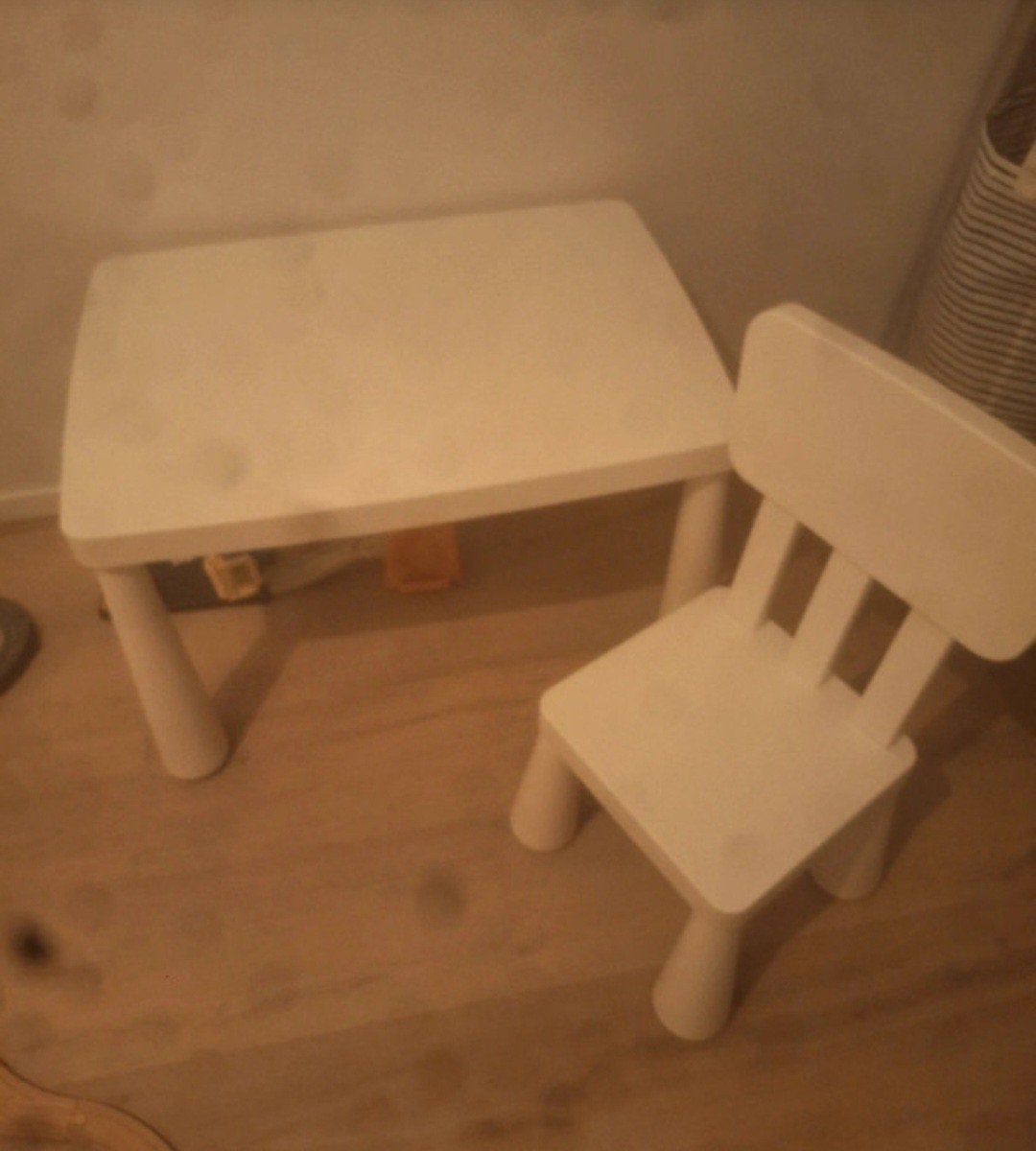 Ikea Mammut tafel en stoel, Ophalen, Zo goed als nieuw, Tafel(s) en Stoel(en)