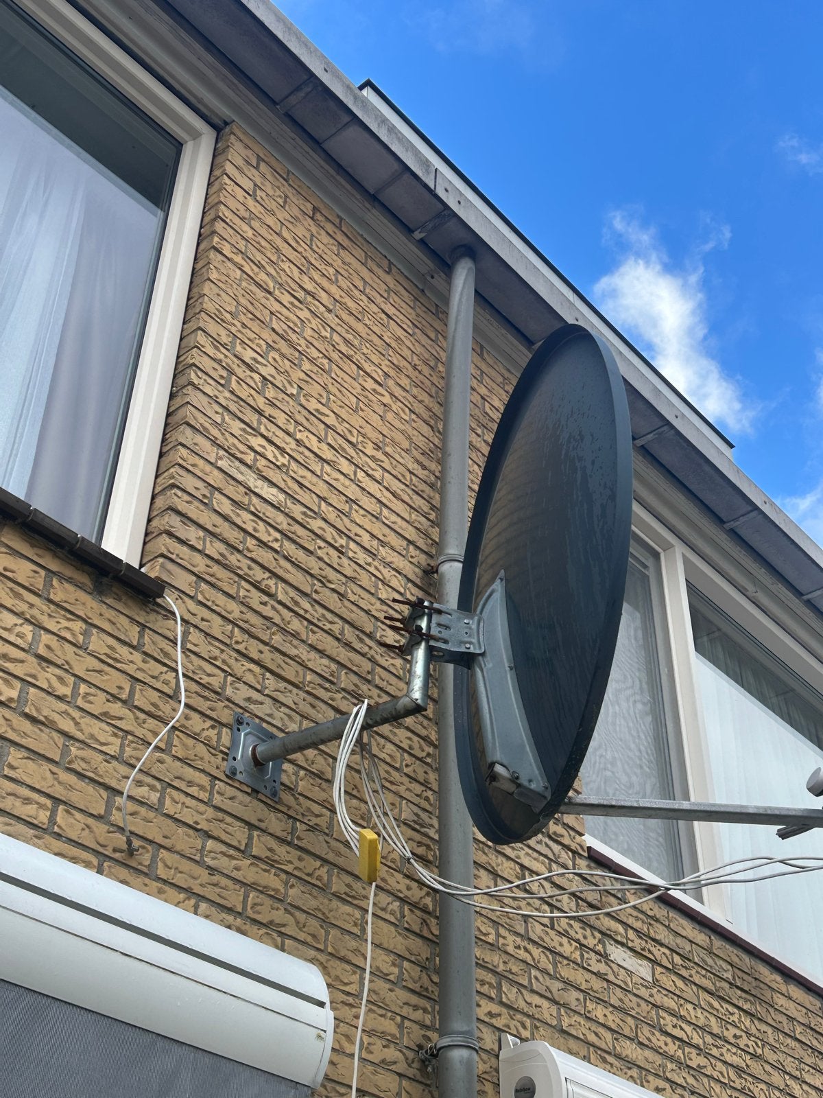 Triax schotelantenne met LNB GRATIS, Audio, Tv en Foto, Ophalen of Verzenden, Gebruikt, (Schotel)antenne, Overige merken