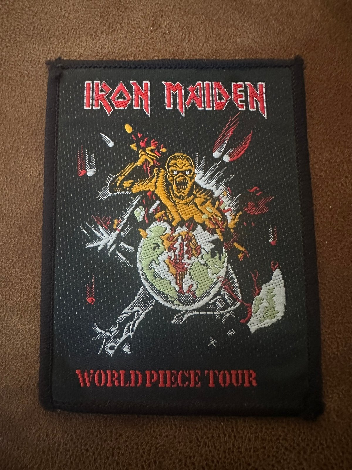 Iron maiden World Piece Tour vintage patch (nieuw), Verzamelen, Ophalen of Verzenden, Nieuw, Kleding