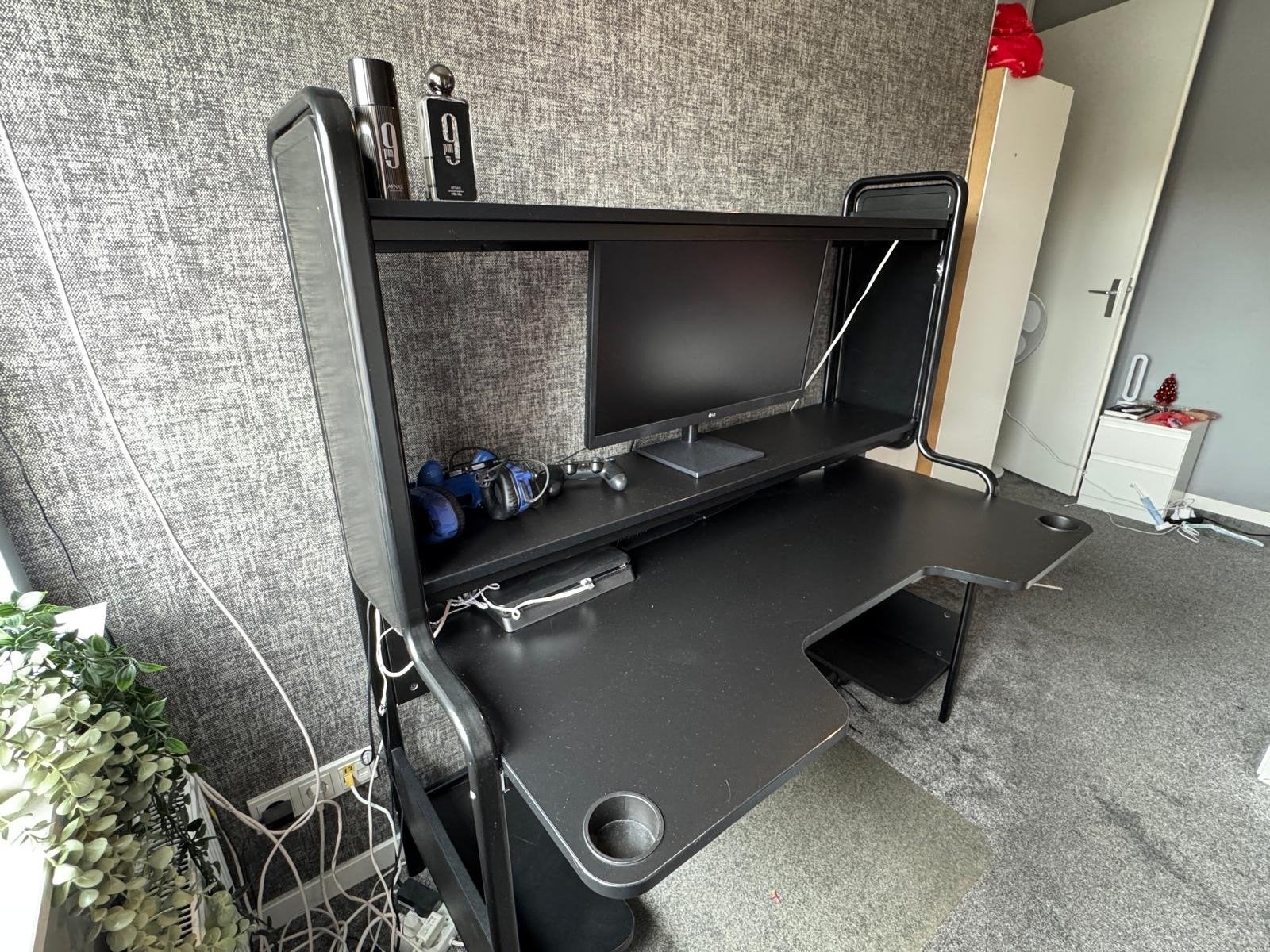 Fredde Gamebureau Ikea Zwart, Huis en Inrichting, Bureaus, Ophalen, Spaanplaat of MDF, 74 cm, Zo goed als nieuw