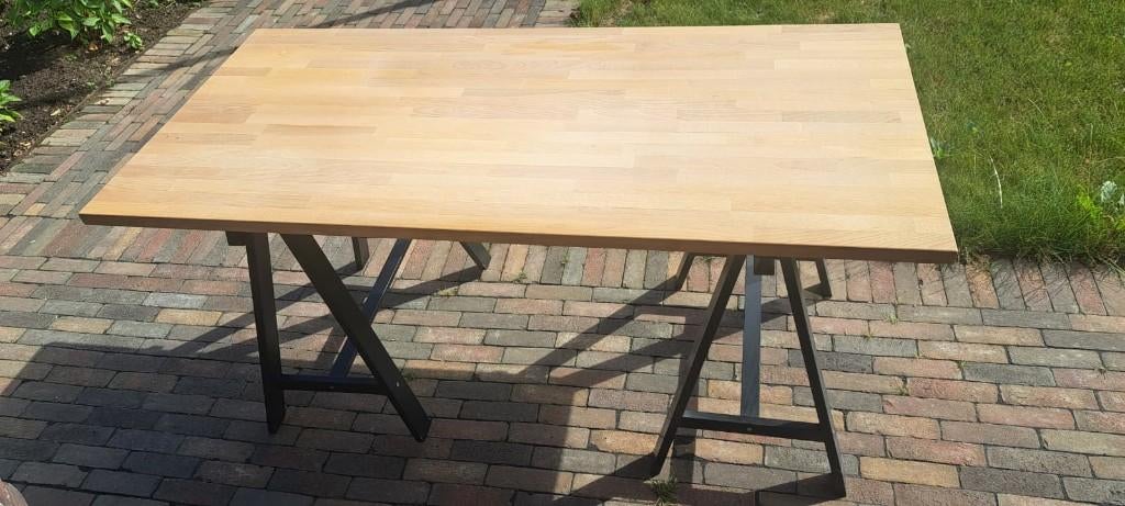 Mooi houten ikea-bureau, in prima staat voor 40 euro, Huis en Inrichting, Bureaus, Ophalen, Overige typen, Gebruikt, 155 cm