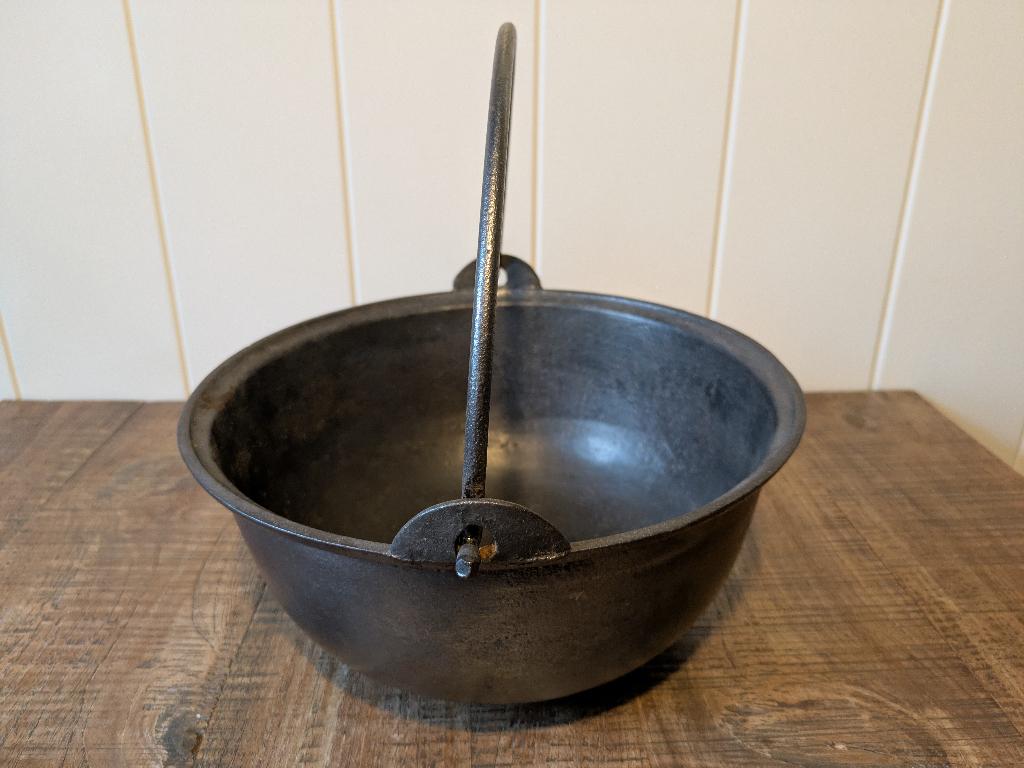 Zware authentieke gietijzeren ketel met hengsel, Ophalen of Verzenden