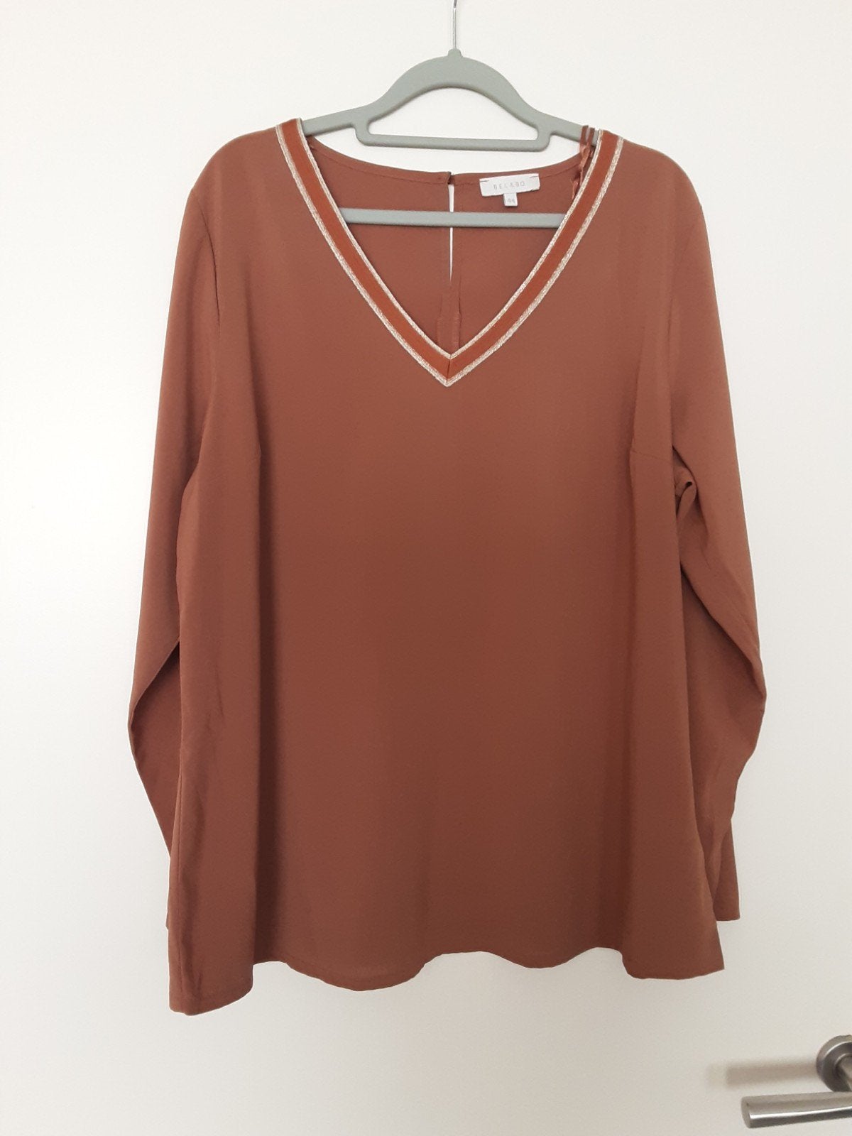 Leuke blouse van Bel&Bo Maat 44
mokka Kleur, Kleding | Dames, Bruin, Bel&Bo, Maat 42/44 (L), Ophalen of Verzenden
