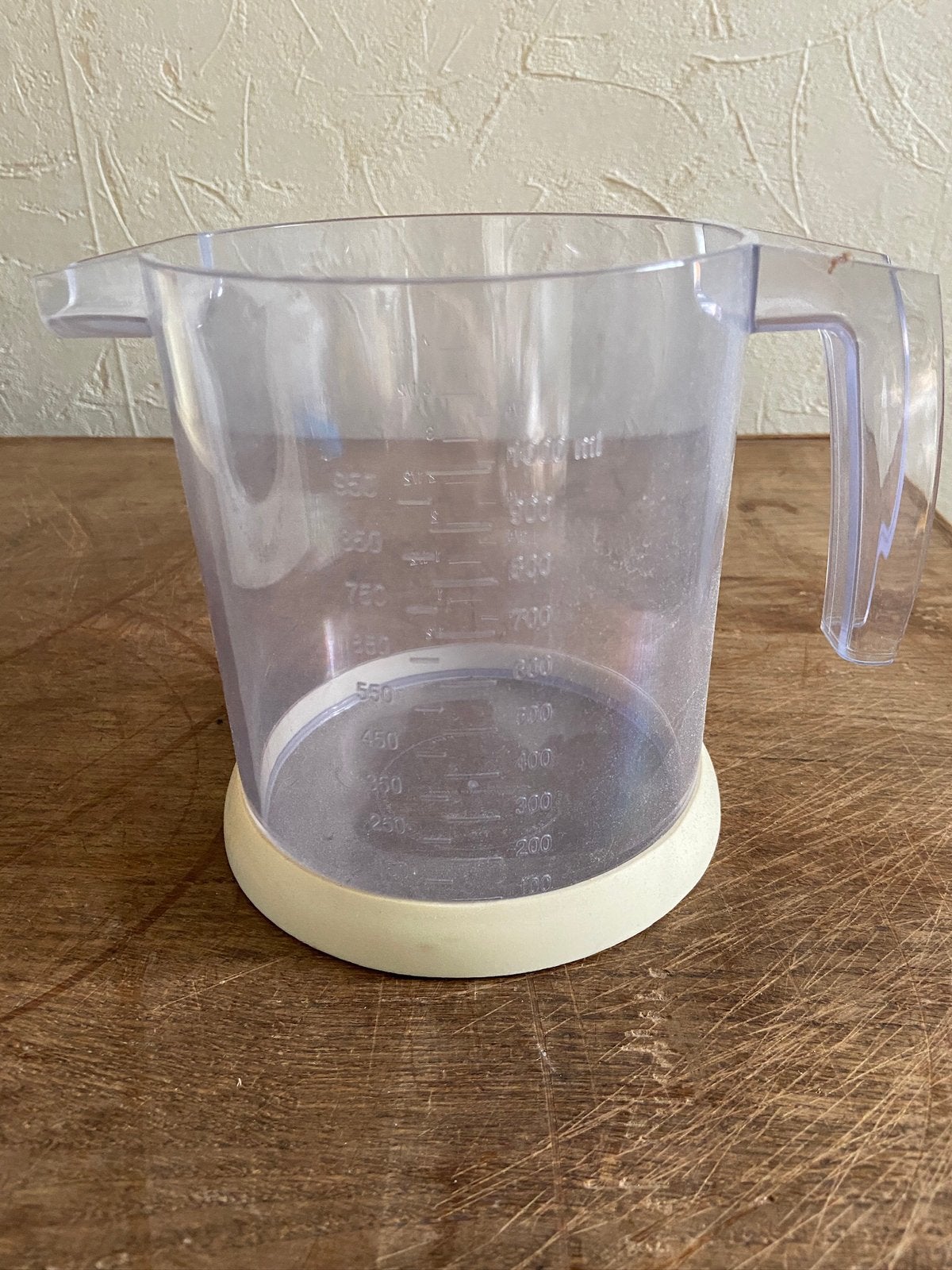 1 liter maatbeker met rubberen stootrand, Ophalen of Verzenden