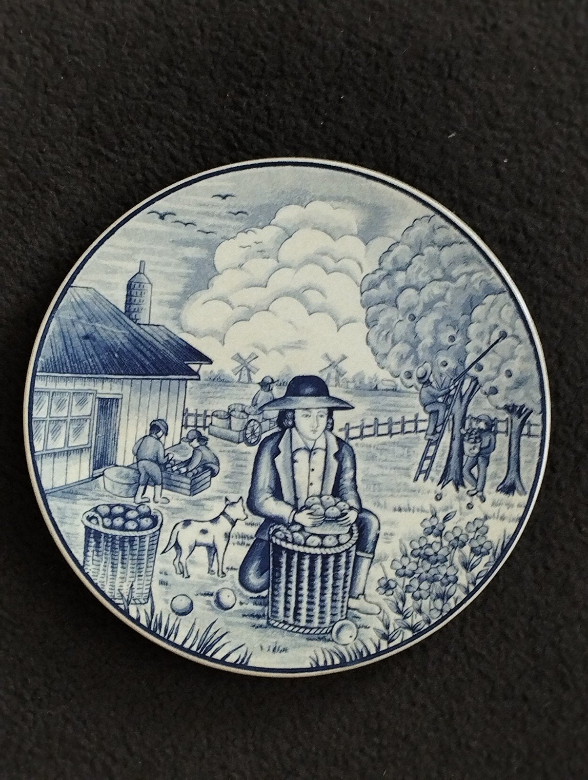 Vintage wandbord, appels plukken, formaat 19 cm, Ophalen of Verzenden