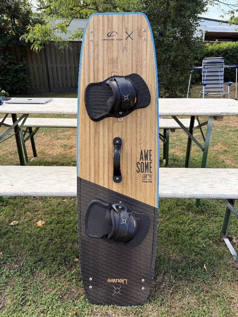 Kite board als nieuw!!, Watersport en Boten, Kitesurfen, Ophalen, Twintip, Kiteboard, Zo goed als nieuw