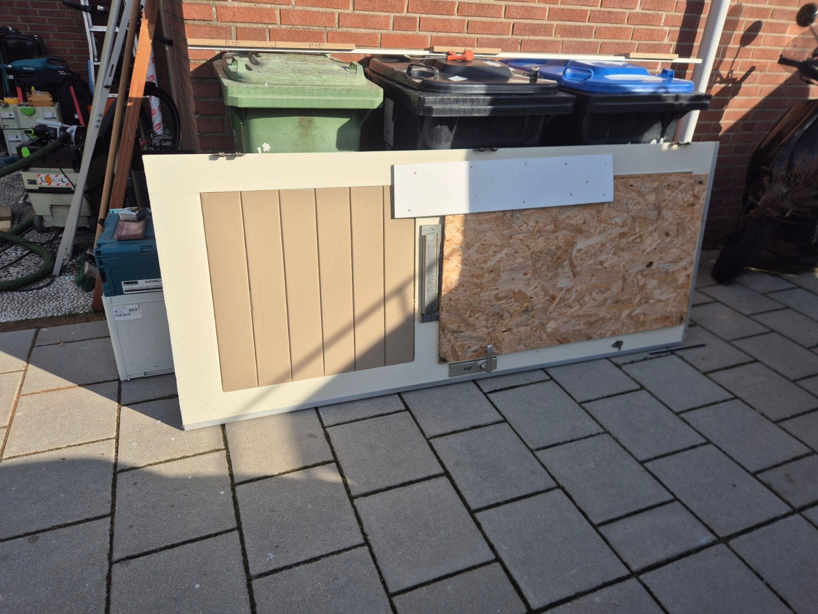 Gratis af te halen: Hardhouten buitendeur, Doe-het-zelf en Verbouw, Ophalen, Gebruikt, Buitendeur, 200 tot 215 cm