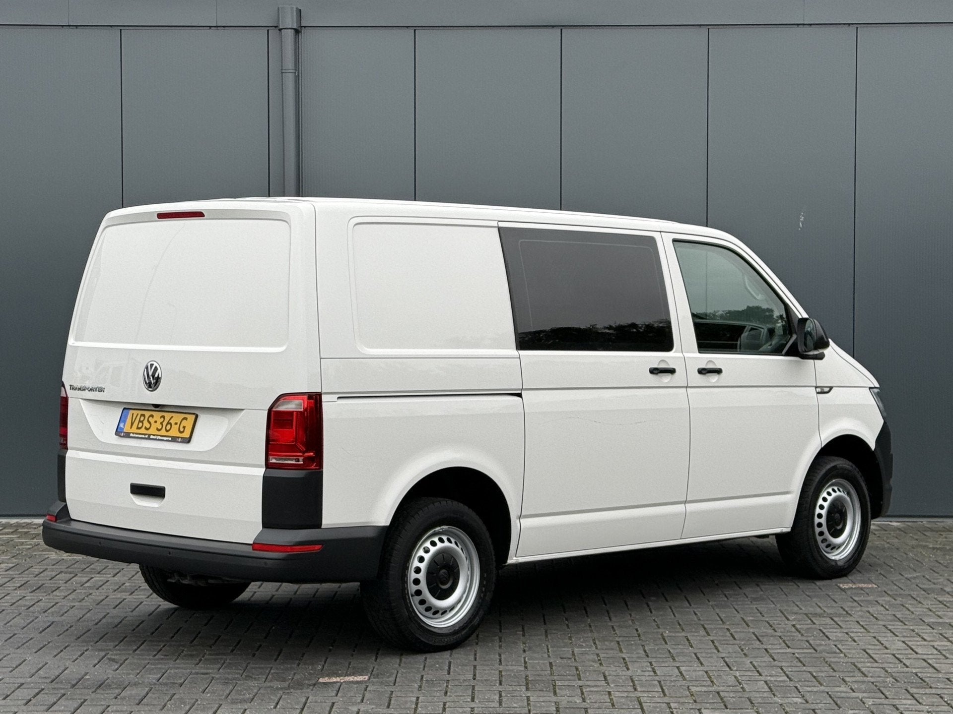 Volkswagen Transporter 2.0 TDI 102 PK / L1H1 / 1e EIG / ACHT, Voorwielaandrijving, Gebruikt, Euro 6, 4 cilinders