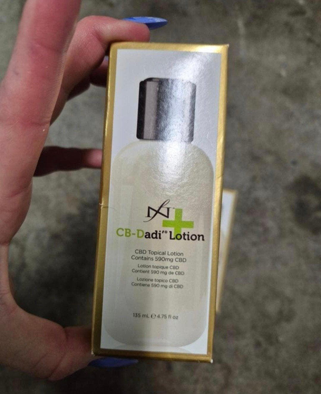 Nieuw 1x cbd dadi lotion 135ml famous names, Wit, Nieuw, Ophalen of Verzenden, Handen en Nagels