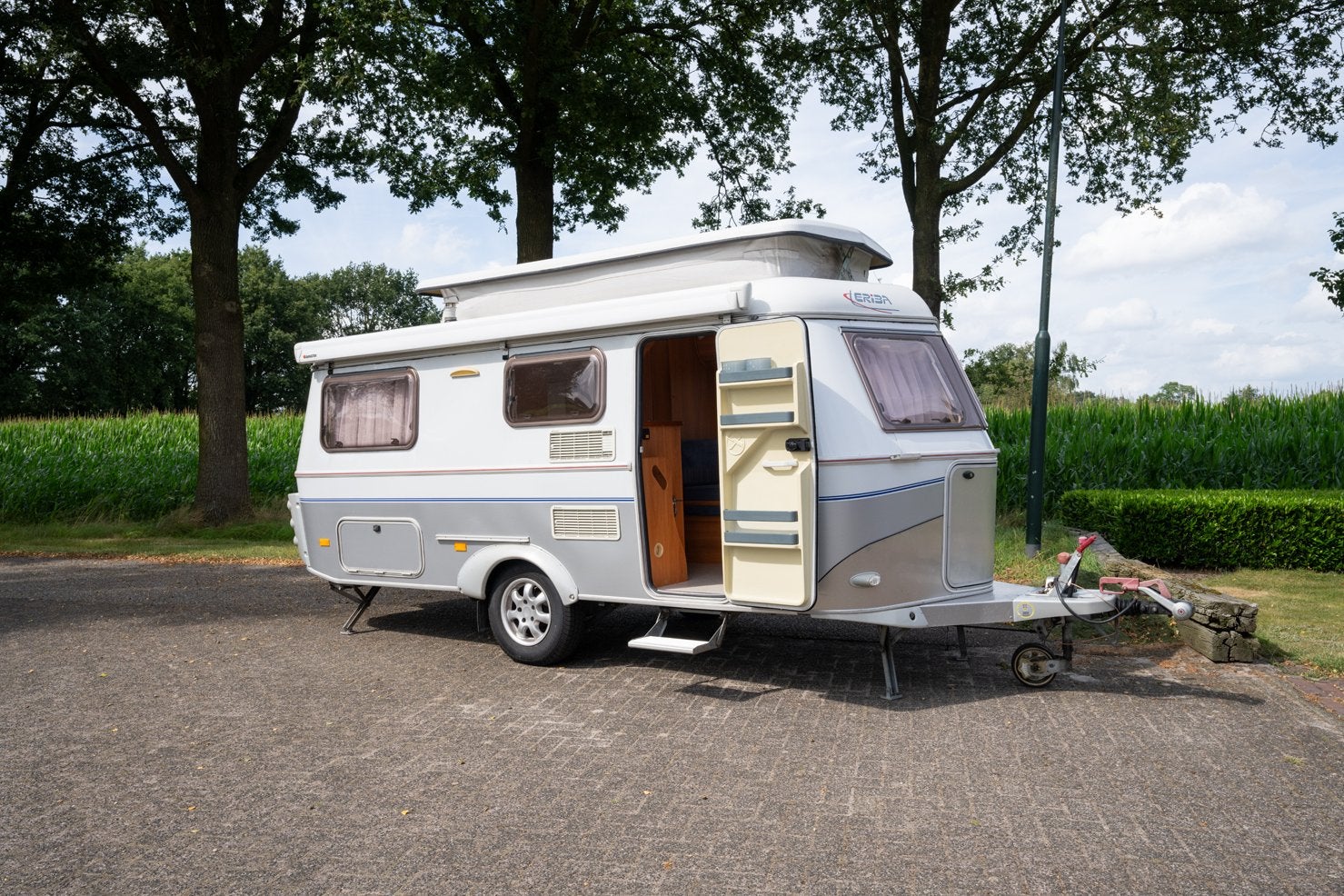Eriba Touring GT 550-Compacte hefdak caravan, Caravans en Kamperen, Caravans, Treinzit, 750 - 1000 kg, Particulier, 4 tot 5 meter
