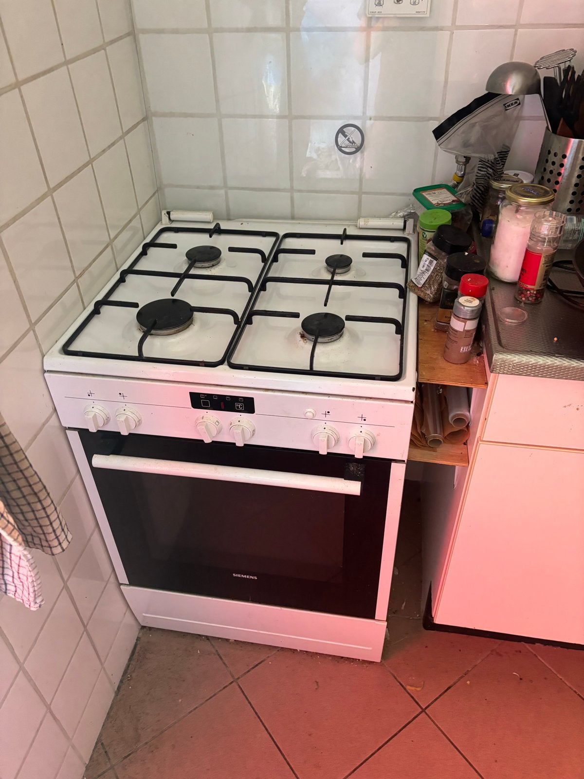 Siemens Vrijstaand Gasfornuis met Oven - Wit, Witgoed en Apparatuur, Ophalen, 4 kookzones, Zo goed als nieuw, Gas