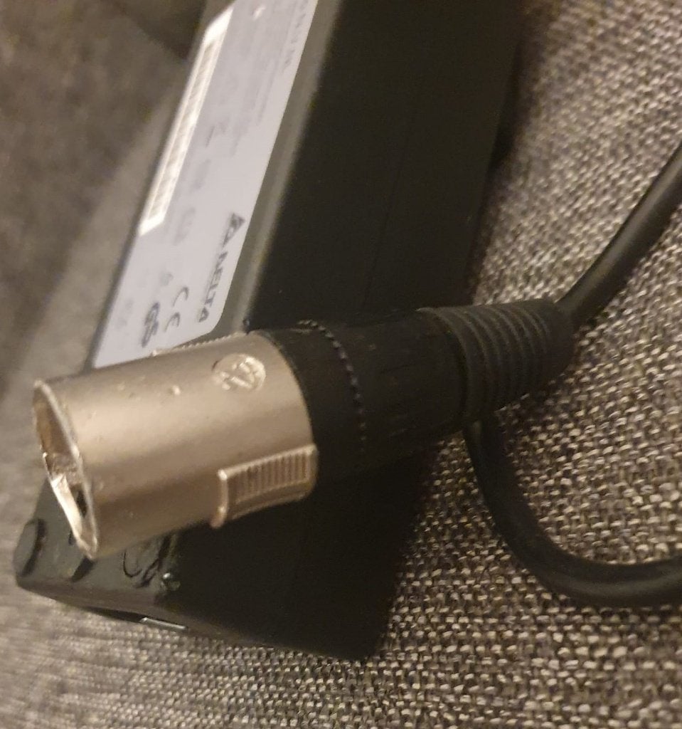oplader 41,2V - 2A voor elektrische fiets 4 pins, Zo goed als nieuw