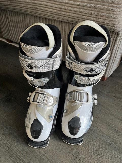 Atomic ski schoen dames maat 38 (25-25,5), 160 tot 180 cm, Gebruikt, Schoenen, Ophalen of Verzenden