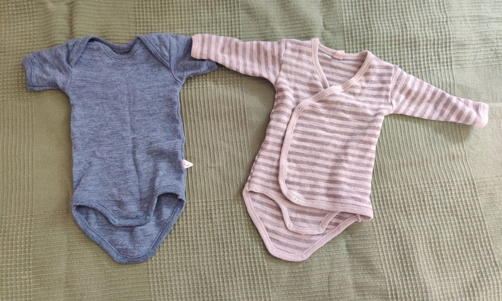 2 wollen Dilling rompertjes mt 56, Nacht- of Onderkleding, Jongetje of Meisje, Ophalen of Verzenden, Zo goed als nieuw