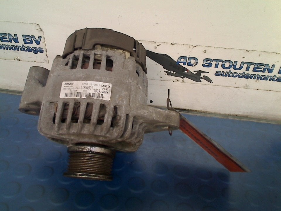 Dynamo Alfa Romeo 159 (939AX) (2005-09/2011-11) 51854901, Stellantis Europe S.p.A, Gebruikt, IPC D1-09 Bahnhofsplatz, Rüsselsheim am Main 65423, , Duitsland