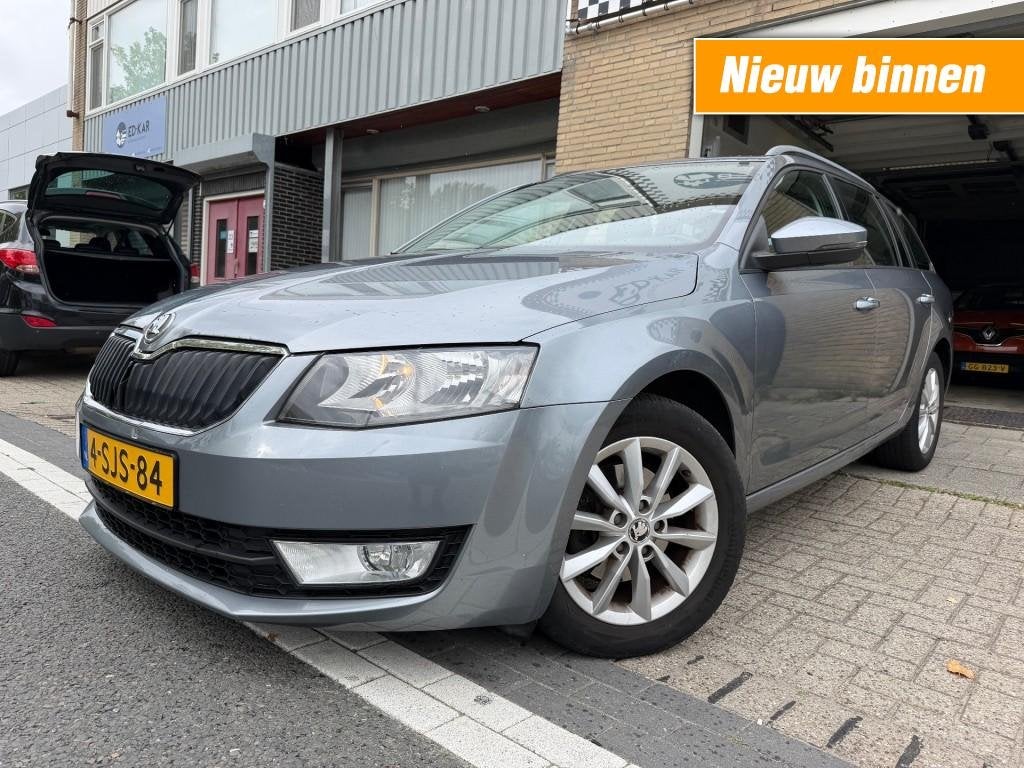 Skoda OCTAVIA 1.2 TSI GREENTECH AMB. BNS CLIMA NAVI TREKHAAK, Automaat, Euro 5, 4 cilinders, Bedrijf