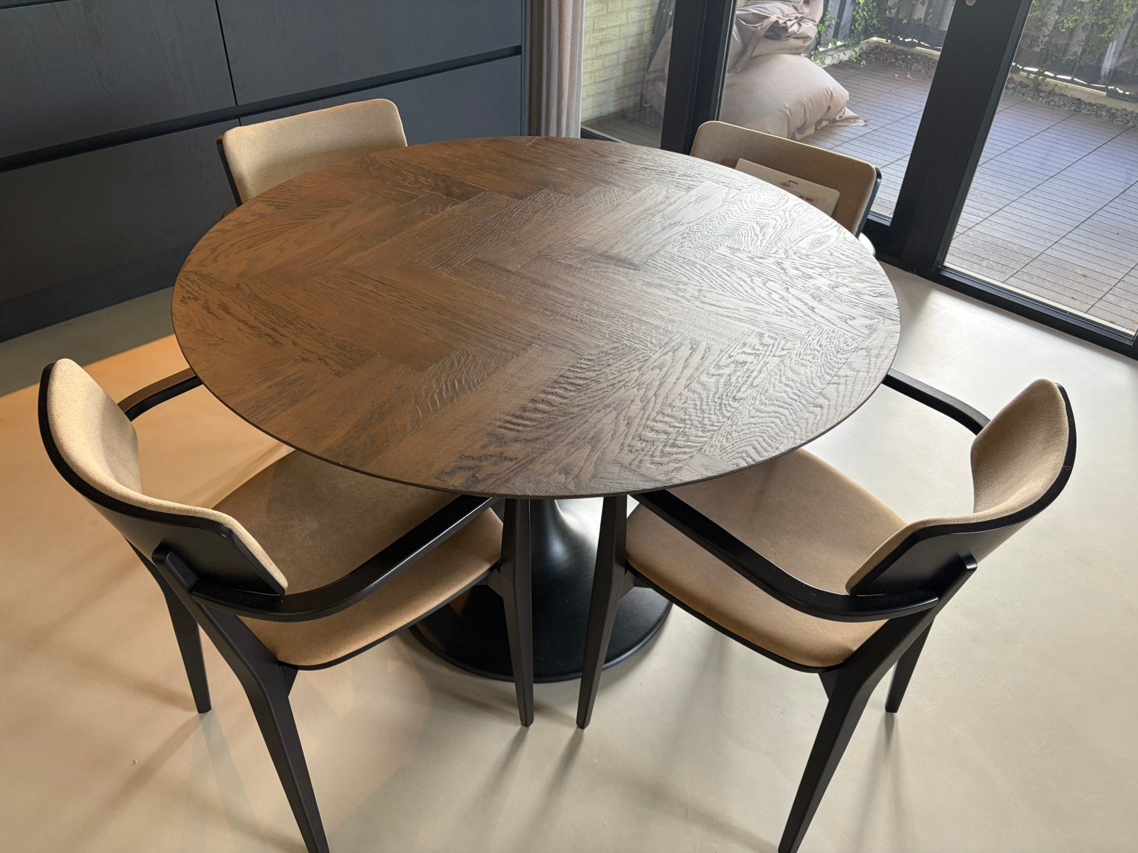 Eiken eetkamertafel rond 120 cm | PMP Furniture, Ophalen, Zo goed als nieuw, Vier personen, Visgraat