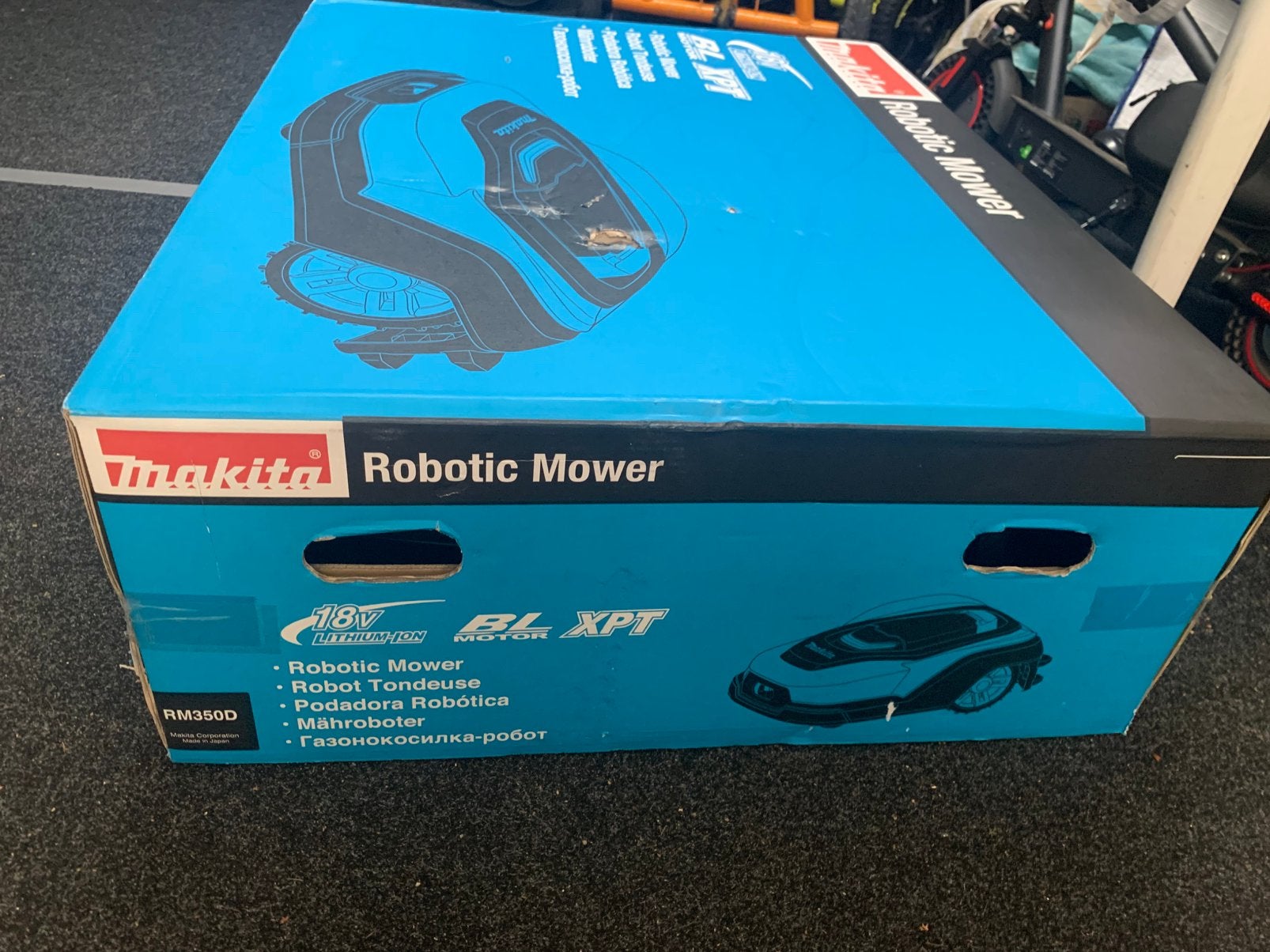Makita robotmaaier RM350D nieuw in doos ! nooit gebruikt, Ophalen, Nieuw, Meer dan 25 cm