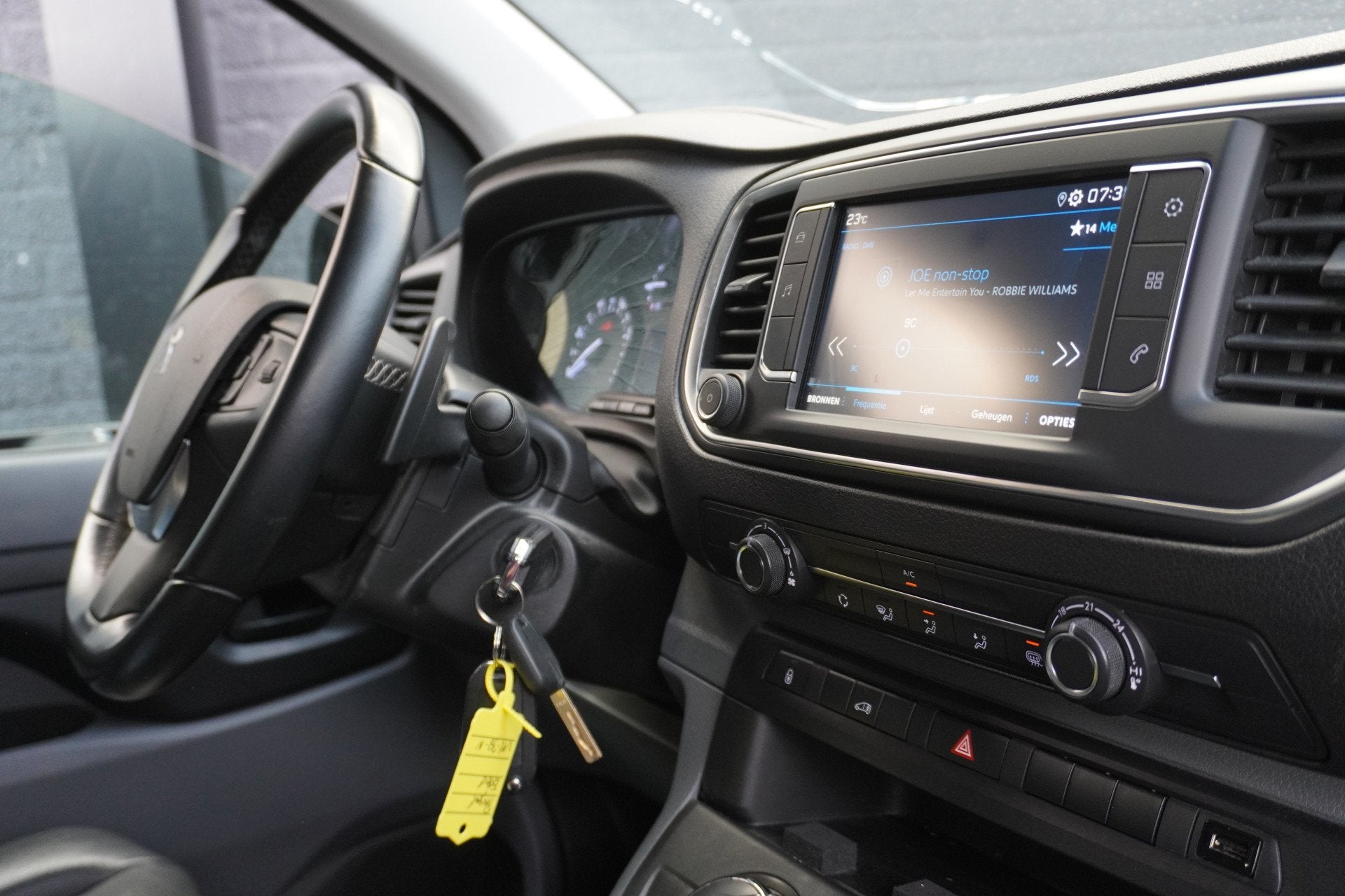 Peugeot Expert 2.0 BlueHDI L2 145PK AUTOMAAT EURO 6 - Airco, 145 pk, Stof, Gebruikt, 4 cilinders