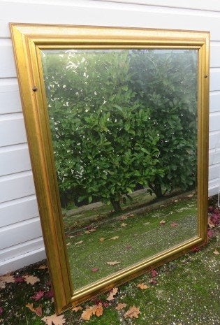 Grote vintage spiegel met goudkleurige houten rand, Ophalen, 100 tot 150 cm, Zo goed als nieuw, 75 tot 100 cm