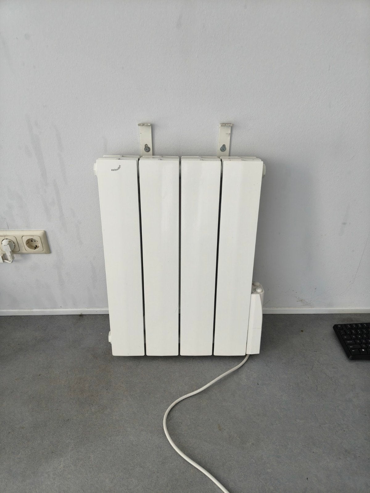 Zehnder Elektrische Radiator - Zo goed als nieuw, Ophalen, 30 tot 80 cm, 500 tot 800 watt, Radiator