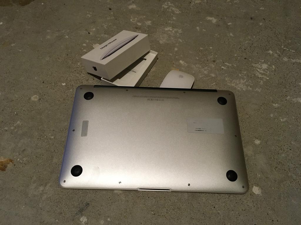 MacBook Air 11 inch en Magic Mouse, Computers en Software, Apple Macbooks, Gebruikt, Ophalen of Verzenden, 128 GB of minder, MacBook Air