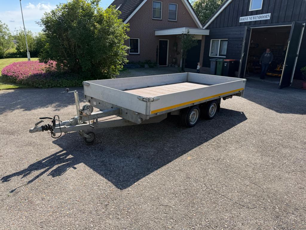Aanhangwagen / plateauwagen / auto ambulance te huur, Ophalen, Gebruikt