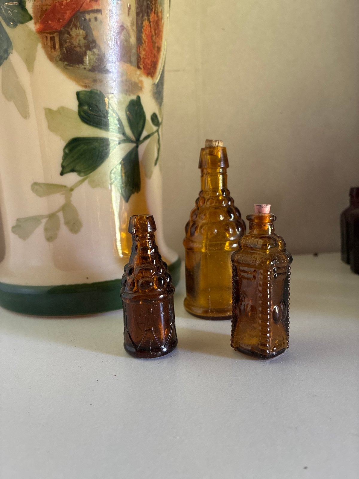 Set van 3 antieke miniatuur amberkleurige flesjes, Ophalen