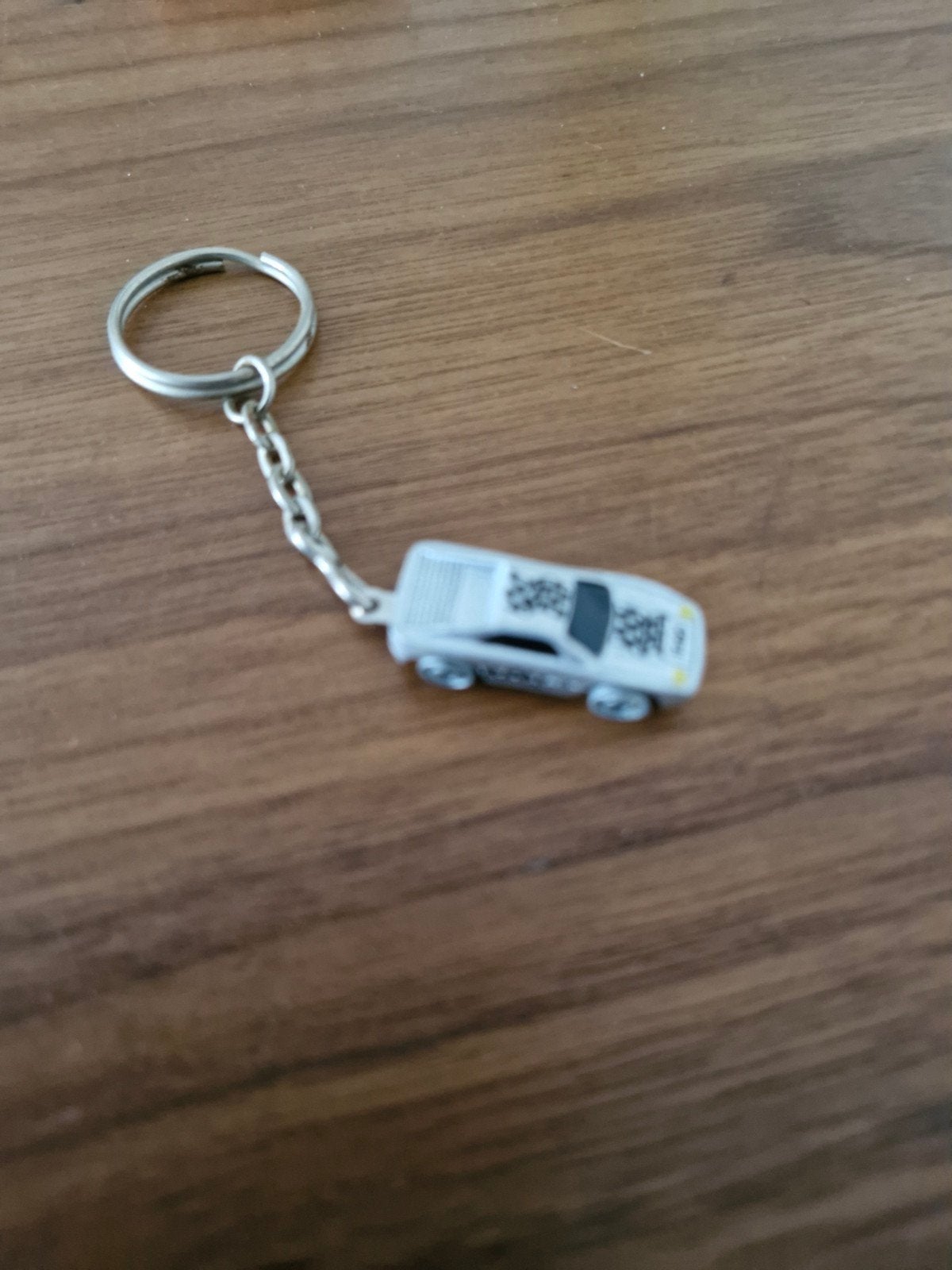 094 Sleutelhanger met auto Ferrari F40, Verzamelen, Sleutelhangers, Ophalen of Verzenden, Gebruikt, Transport