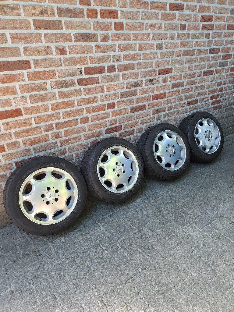 Acht gaats Mercedes 16 inch met goede Michelin banden, Gebruikt, 16 inch, Banden en Velgen, Personenwagen