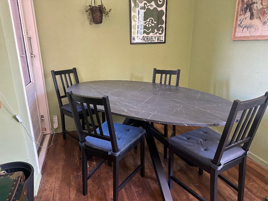 Zwarte tafel, Huis en Inrichting, Tafels | Eettafels, Ophalen, Overige materialen, 50 tot 100 cm, Zo goed als nieuw
