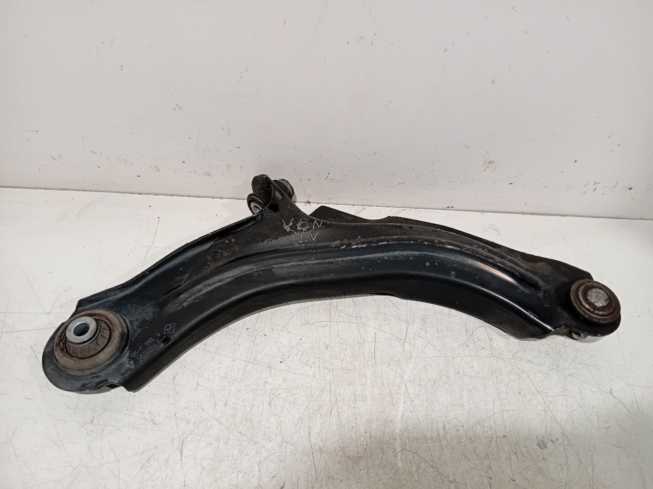 Draagarm links voor Renault Clio, Onderdelen@venauto.nl, Van der Ven Autorecycling B.V., Gebruikt, Ettenseweg 76, 4706 PB Roosendaal, The Netherlands