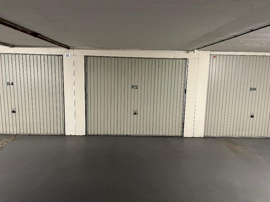 Overdekte garagebox te koop in Zandvoort, Huizen en Kamers, Garages en Parkeerplaatsen