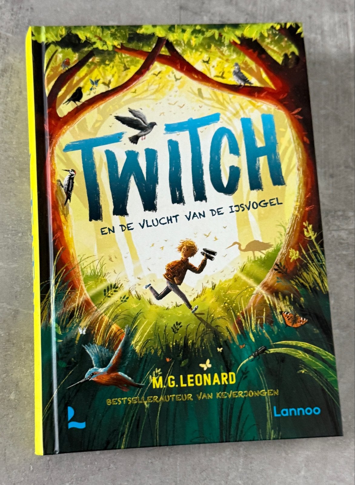Twitch en de vlucht van de ijsvogel - M.G. Leonard, Ophalen of Verzenden, Zo goed als nieuw, Fictie
