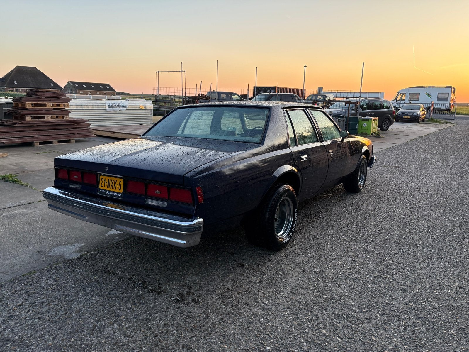 Chevrolet caprice 1979, Automaat, Achterwielaandrijving, Blauw, 1760 kg