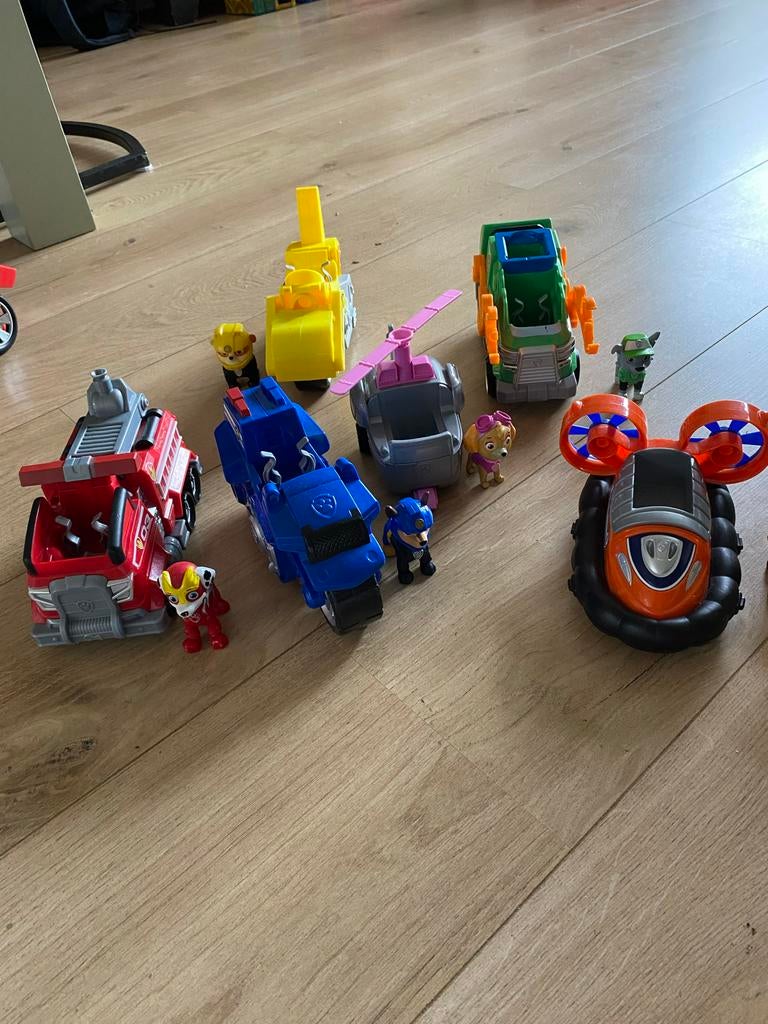 Paw Patrol voertuigen en figuren - Zo goed als nieuw, Ophalen, Zo goed als nieuw