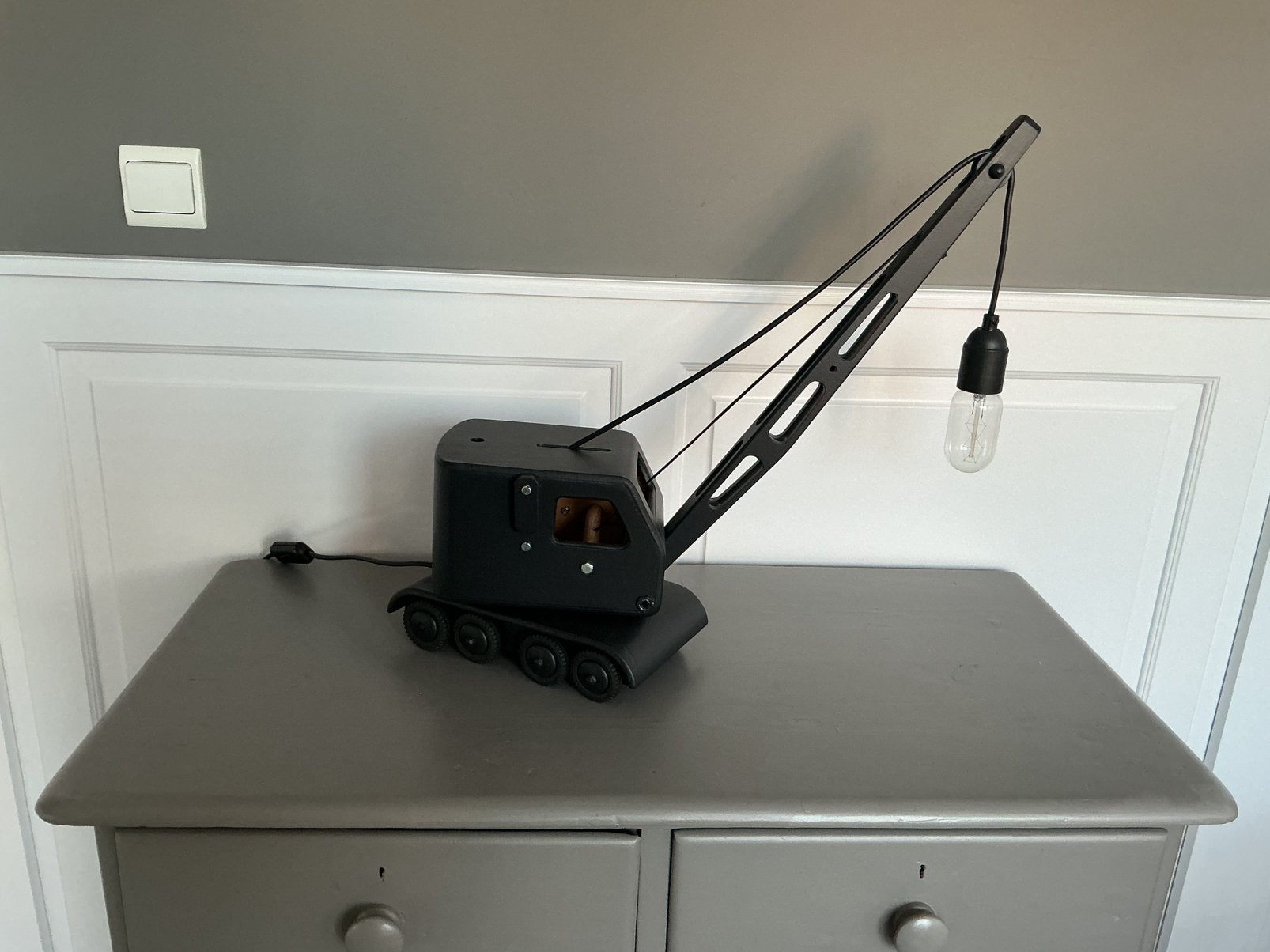 2 houten hijskranen, omgebouwd naar bureau lamp., Ophalen, Zo goed als nieuw
