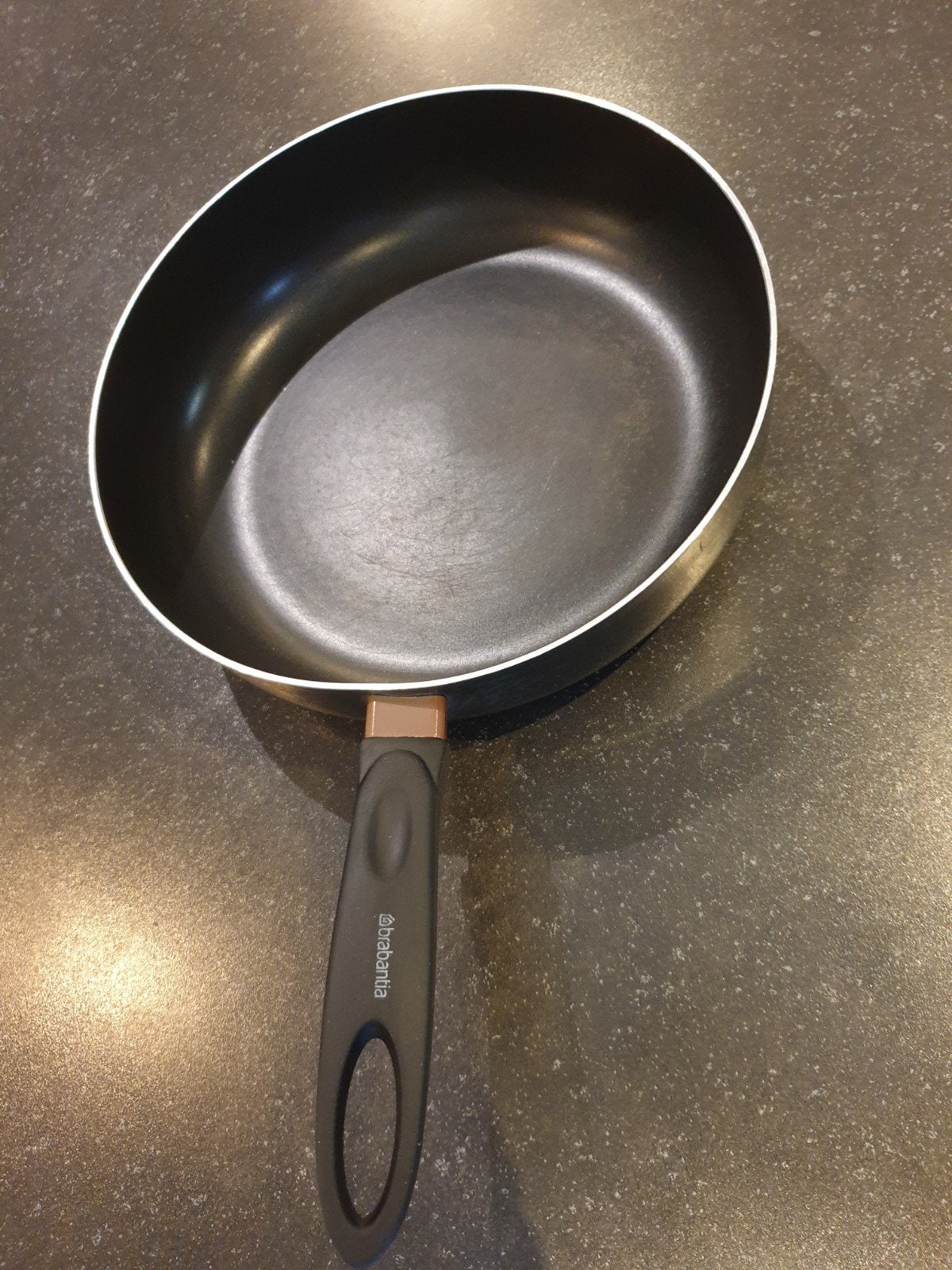 Hapjespan 28 cm. Merk; Brabantia. met steel., Ophalen