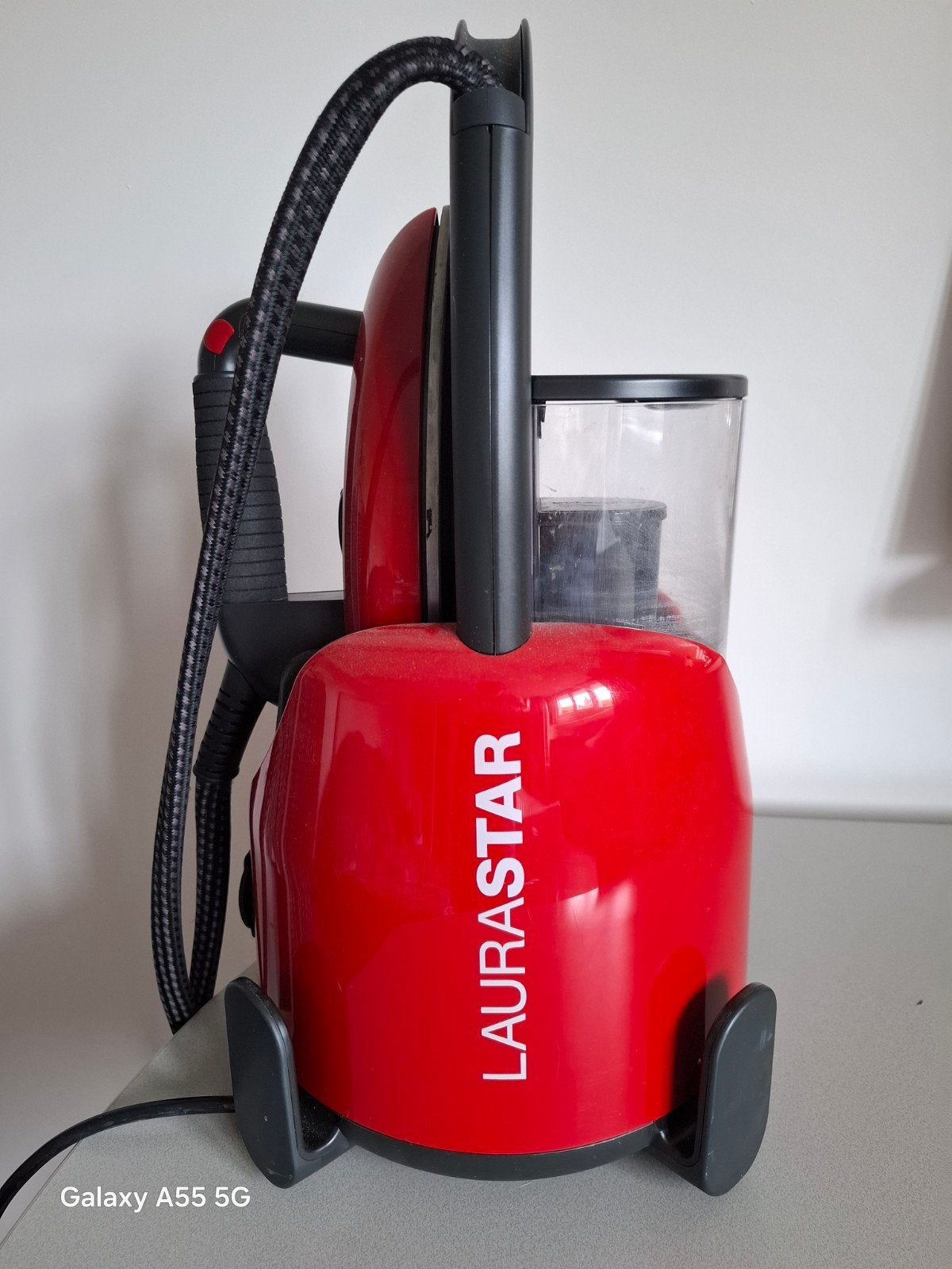 Laurastar Stoomgenerator Strijkijzer Rood, Ophalen of Verzenden, Gebruikt, Strijkijzer met snoer