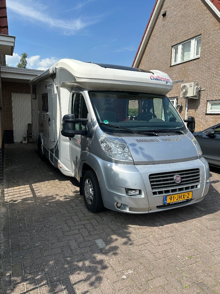 Degelijke ruime camper met enkele bedden €28.500,00, Caravans en Kamperen, Ringverwarming, Fiat, Particulier, Reservewiel