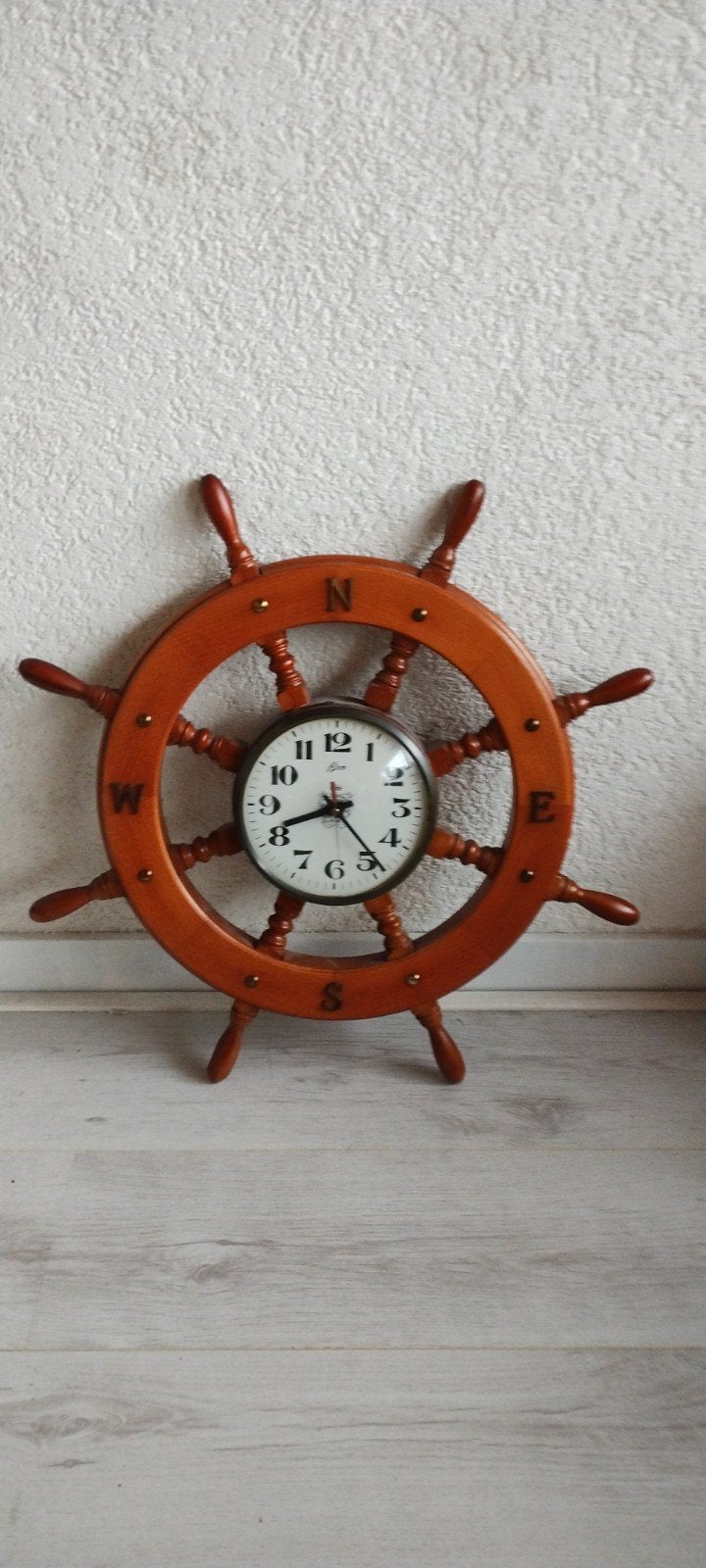 Nautische klok in stuurwiel design, Ophalen