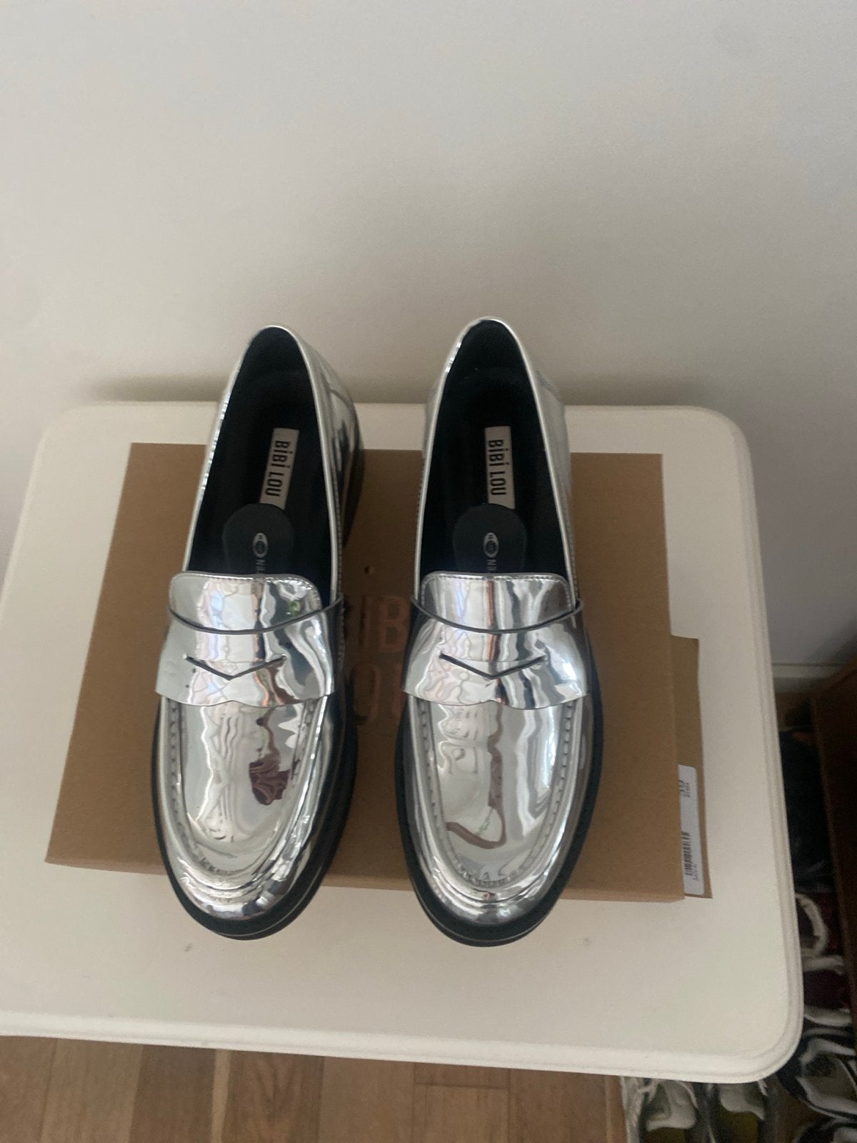 Bibi Lou Loafers - Zilverkleurig - Maat 39 - Ongedragen, Ophalen of Verzenden, Nieuw, Overige kleuren, Instappers