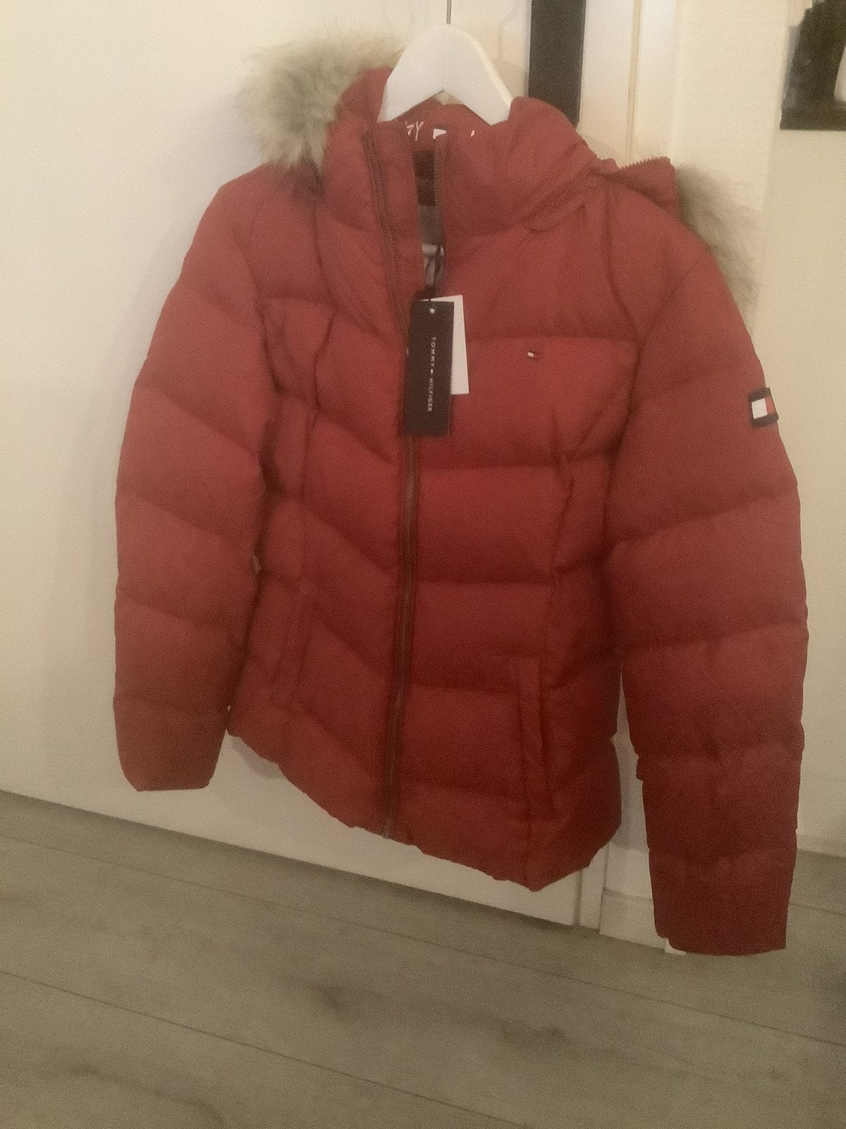 Nieuwe, winterjas van Tommy Hilfiger, Kleding | Dames, Ophalen of Verzenden, Nieuw, Maat 34 (XS) of kleiner, Rood