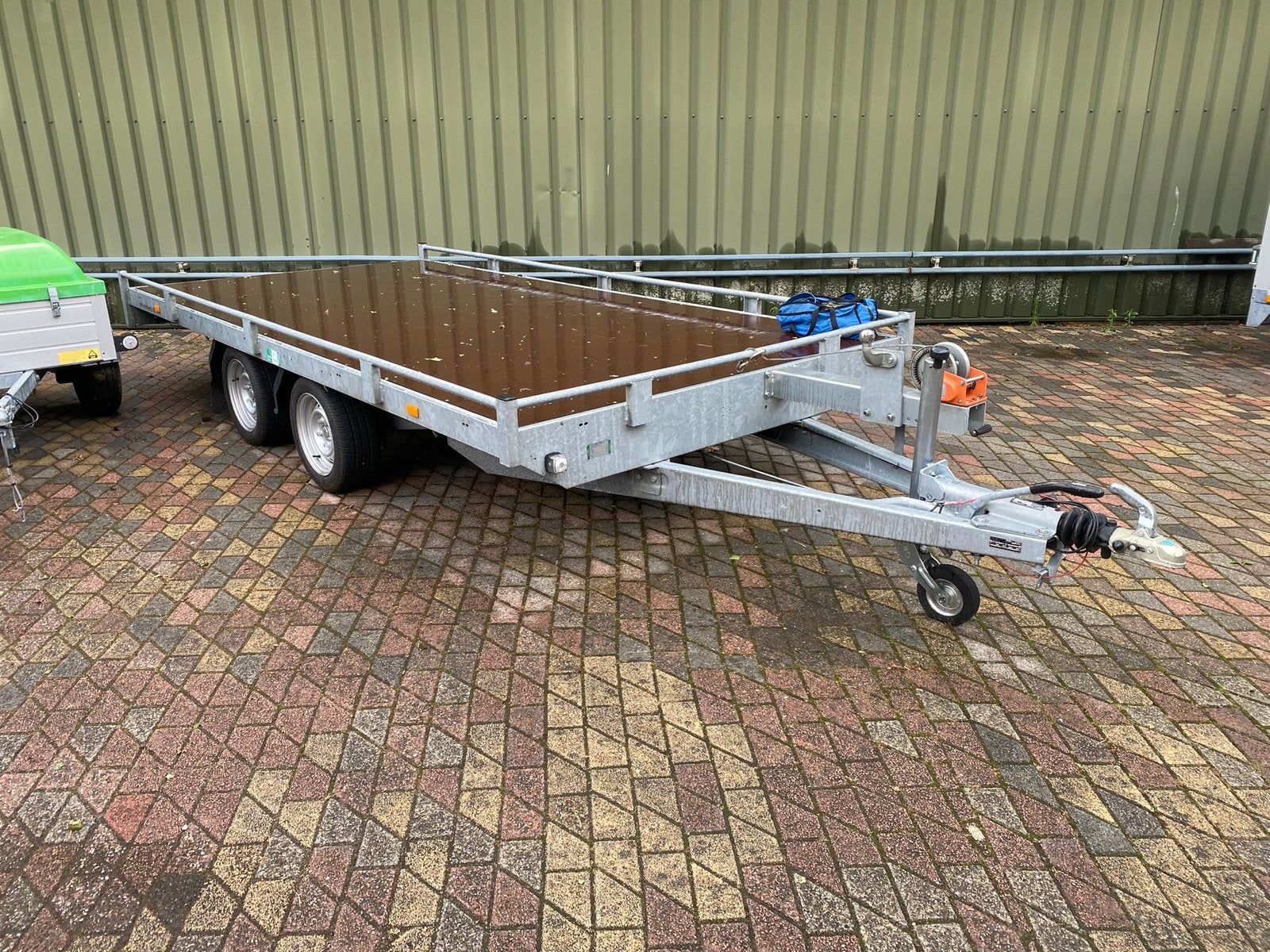 Eduard autoambulance auto / multitransporter 2022 als nieuw, Auto diversen, Ophalen, Zo goed als nieuw