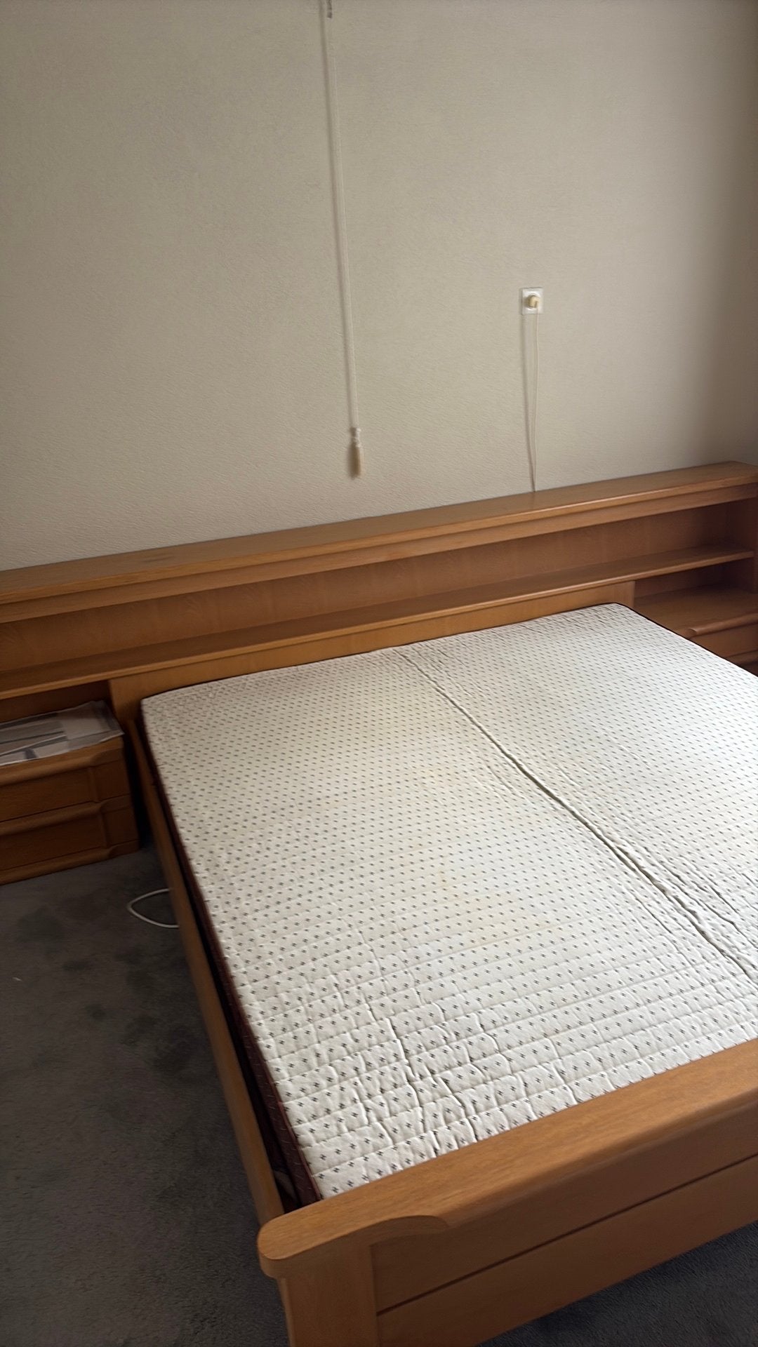 Houten tweepersoonsbed met nachtkastjes en hoofdbord, Huis en Inrichting, Slaapkamer | Bedden, Ophalen, Gebruikt, Bruin, Tweepersoons