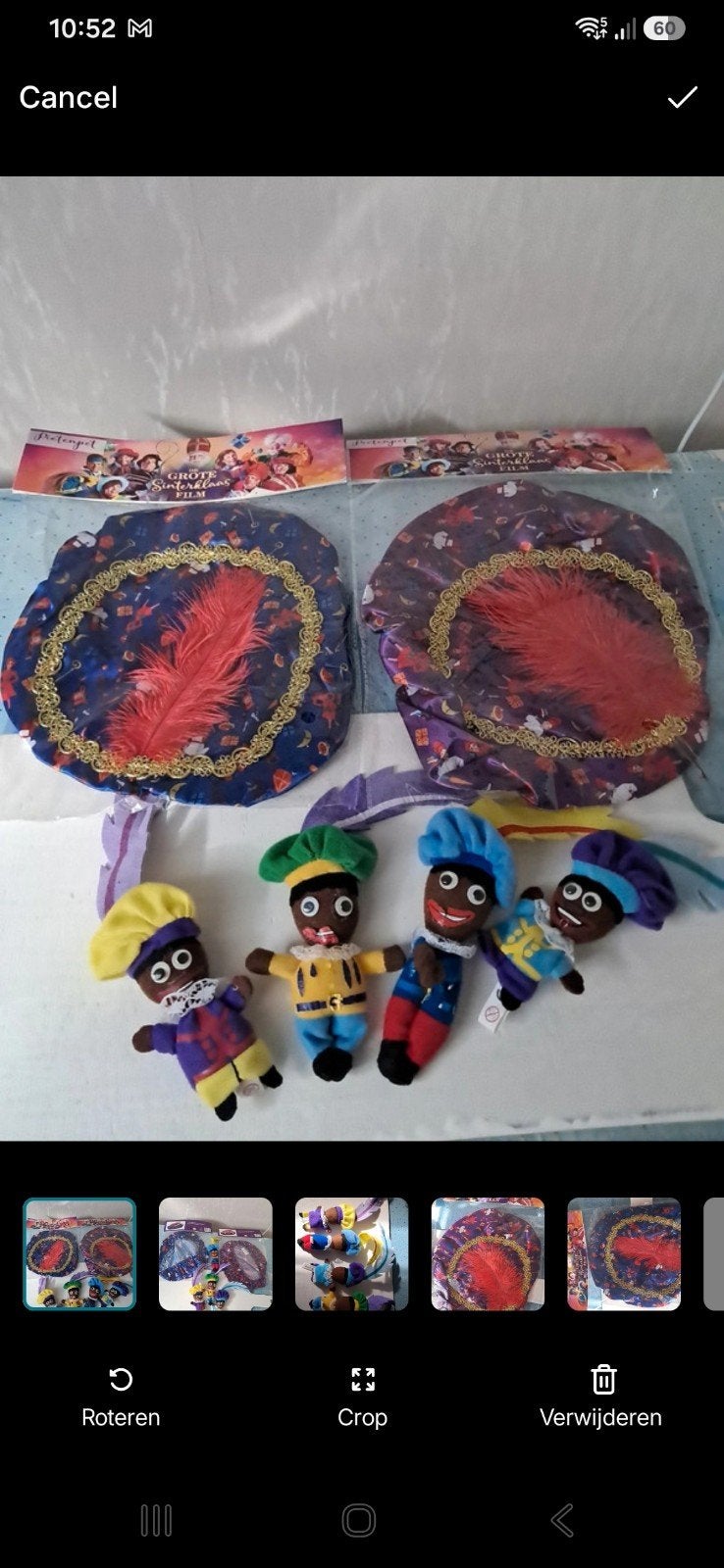 Sinterklaasfeest, pieten mutsen ( nieuw) en 4 kleine pietjes, Ophalen of Verzenden, Nieuw