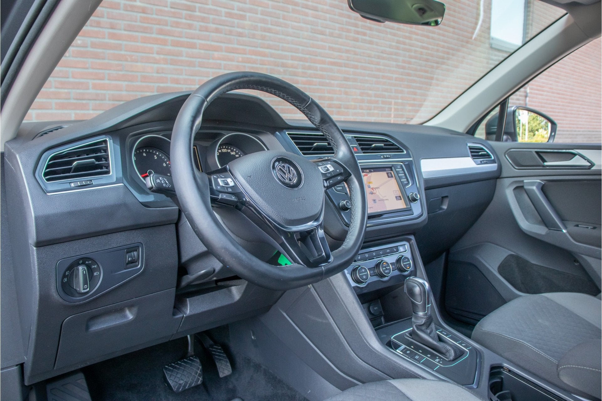 Volkswagen Tiguan 1.4 TSI DSG Comfortline, Carplay, Stoelver, Stof, 4 cilinders, 150 pk, SUV of Terreinwagen