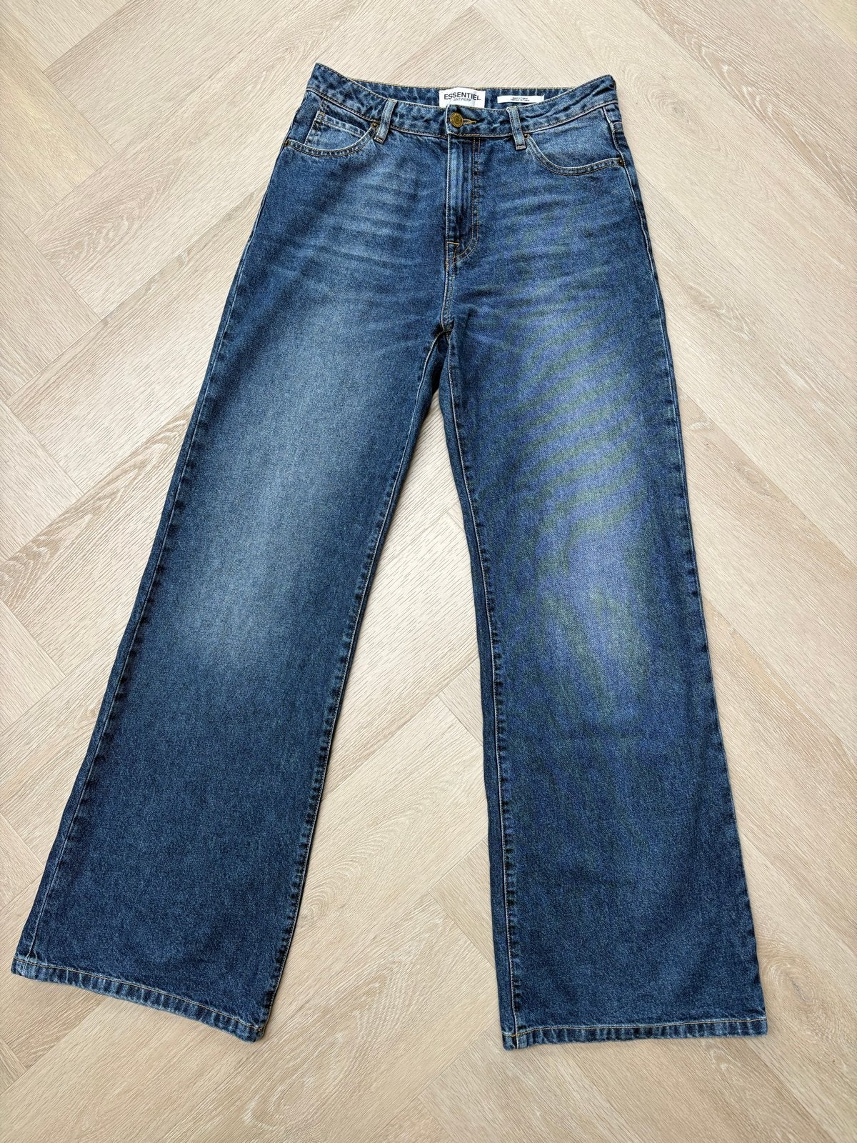 Essentiel Antwerp Thunderbird Jeans W28 L32, Ophalen of Verzenden, Zo goed als nieuw, Blauw, W28 - W29 (confectie 36)